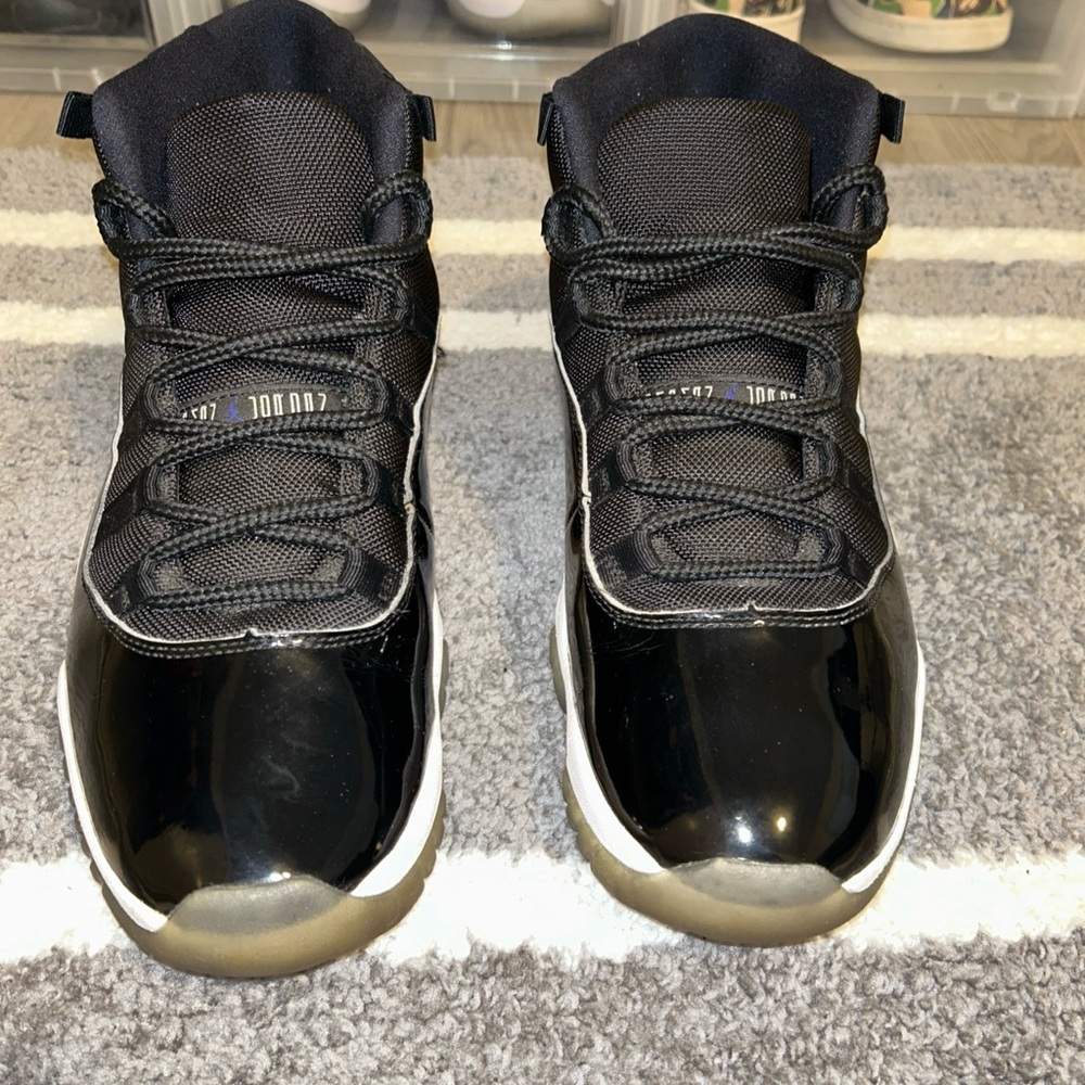 Nike Black and White Sneakers